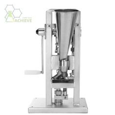 Rankinio švaistiklio tabletės paspaudimas